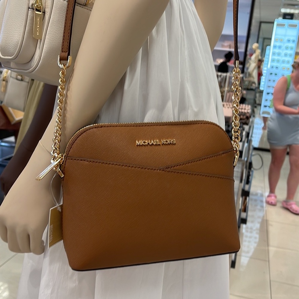 MICHAEL KORS
Jet Set Travel Medium Dome Crossbody Bag
Luggage 
NWT - Picture 3 of 16
